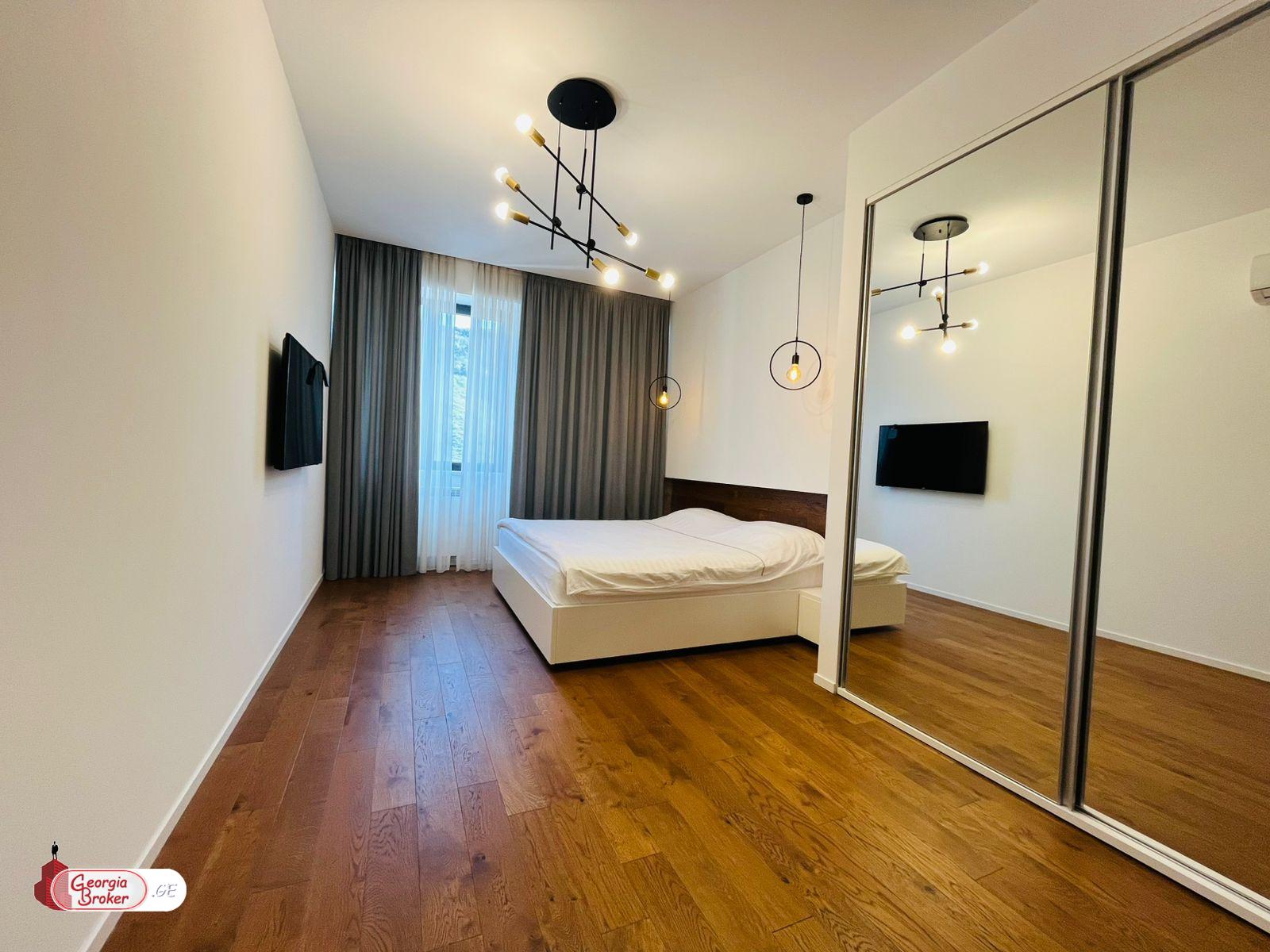 nearly repaired 6-room apartment for sale